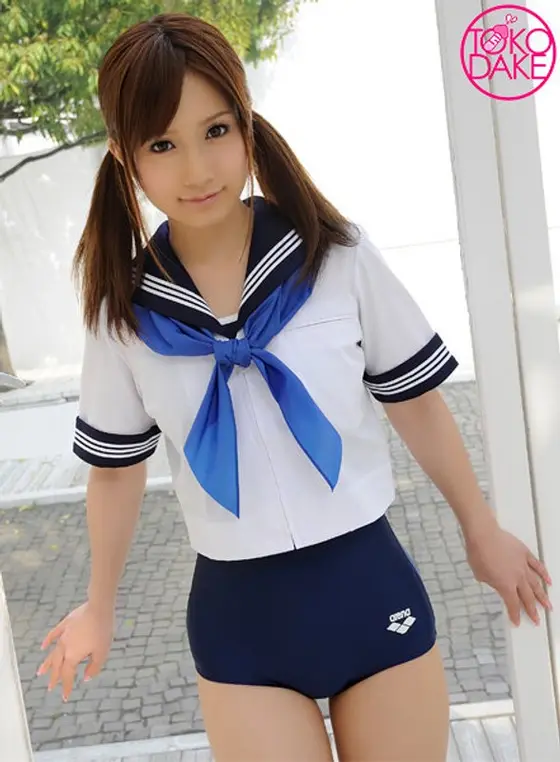 (Special Value) A Beautiful Girl In A School Swimsuit Is Giving Some Double Blowjob Action. When Presented With 2 Dicks, She Starts With A Handjob, Then Opens Her Mouth Wide, And Goes For Her First-Ever Double Dick Licking. While Giving A Blowjob, The Other Cock Is Tickling Her Nipples, And Then She'll Give Another Blowjob While Getting Her Titties Fondled. After She Gets A Cum Face Semen Shower From The First Cock, She'll Finish Him Off With A Cleanup Blowjob, And Then She'll Revive The Second Cock With Another Blowjob. Enjoy Cum Face Semen Splatters And A Cleanup Blowjob. Minami Kojima