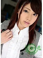 年若いOLが制服姿のまま職場で中年オヤジにセックスさせて悦びまくって大変ですっ！ 市川まほ （DOD）