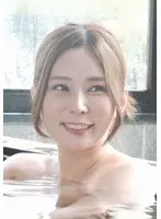 友達の母親達と比べても若々しくきれいな母。淡い恋心を抱く愚息の一途な思いに口だけよと言いつつも一線を越えてしまう禁断の肉欲性交！