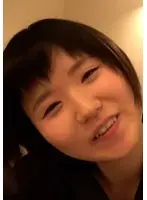 あどけない笑顔でオヤジ肉棒にしゃぶりつく明るくエッチな黒髪ショート娘とラブホで中出しFUCK！