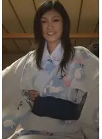 温泉ナンパ！浴衣に着替えたスレンダー妻が満面の笑みで男にまたがる！