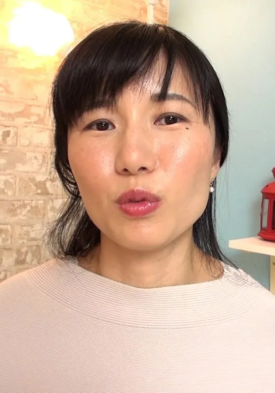 A Married Woman's Orgasm Face and Reaction Her Husband Doesn't Know