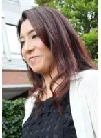 普通に綺麗な奥様が興味深々でAVに出演！スレンダーボディで巨乳のカラダをさくら色に染め、全身で快感を味わう素敵な奥様に無断で生挿入！無断で生中出し！