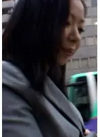 スーツが似合うOLさんにインタビューの協力をお願い！滲み出るエロオーラに思わずナマ中出し！