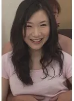 スレンダーな身体からは想像できない巨乳で黒髪の清楚系奥様が登場！玩具で身体をほぐしたら人妻の膣奥に勝手に射精しちゃいました！
