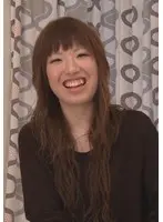 久しぶりのエッチな状況に笑顔が隠せない人妻さん！肉棒を口で咥える時もにやけが止まらない！期待に応えるべくギンギンな肉棒をアソコに入れて中出しSEX！